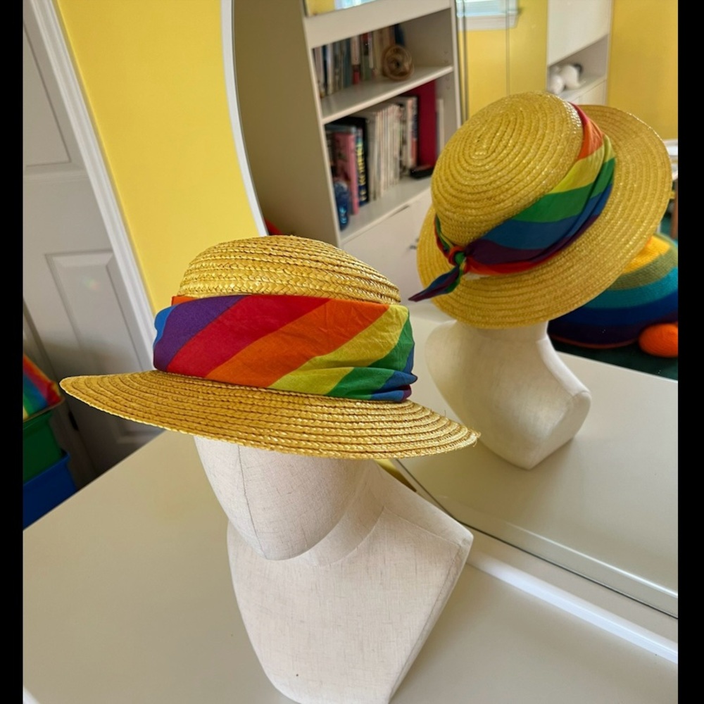 1980s Yellow Straw Hat, Round Crown, Incl. White Lace Ribbon & Rainbow Bandana - Picture 7 of 16